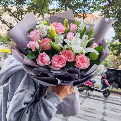 丽水11朵戴安娜粉玫瑰百合，与你一起追逐梦想